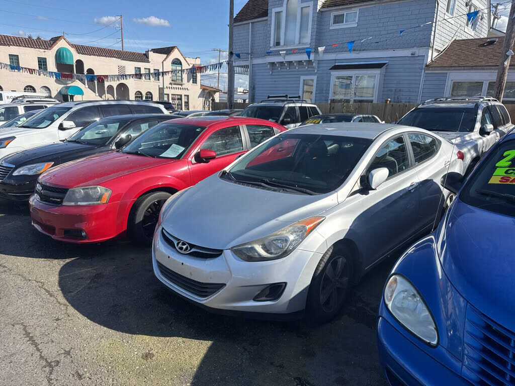 2013 HYUNDAI Elantra