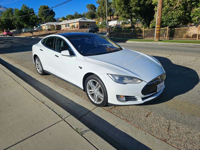 2015 TESLA Model S