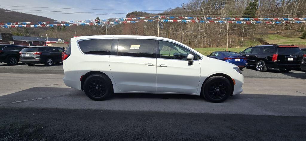 2022 CHRYSLER Pacifica