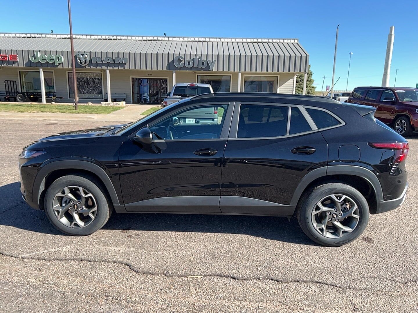 2025 CHEVROLET Trax
