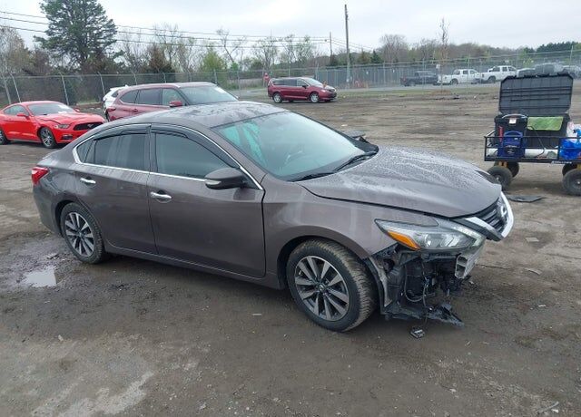 2017 NISSAN Altima