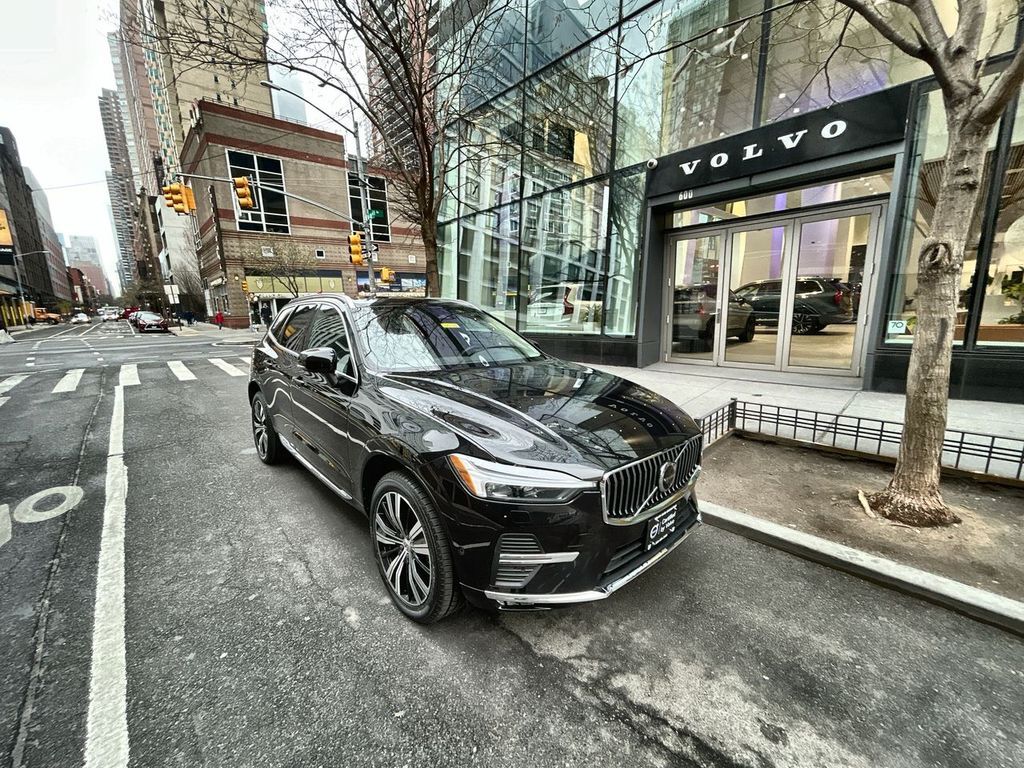 2023 VOLVO XC60