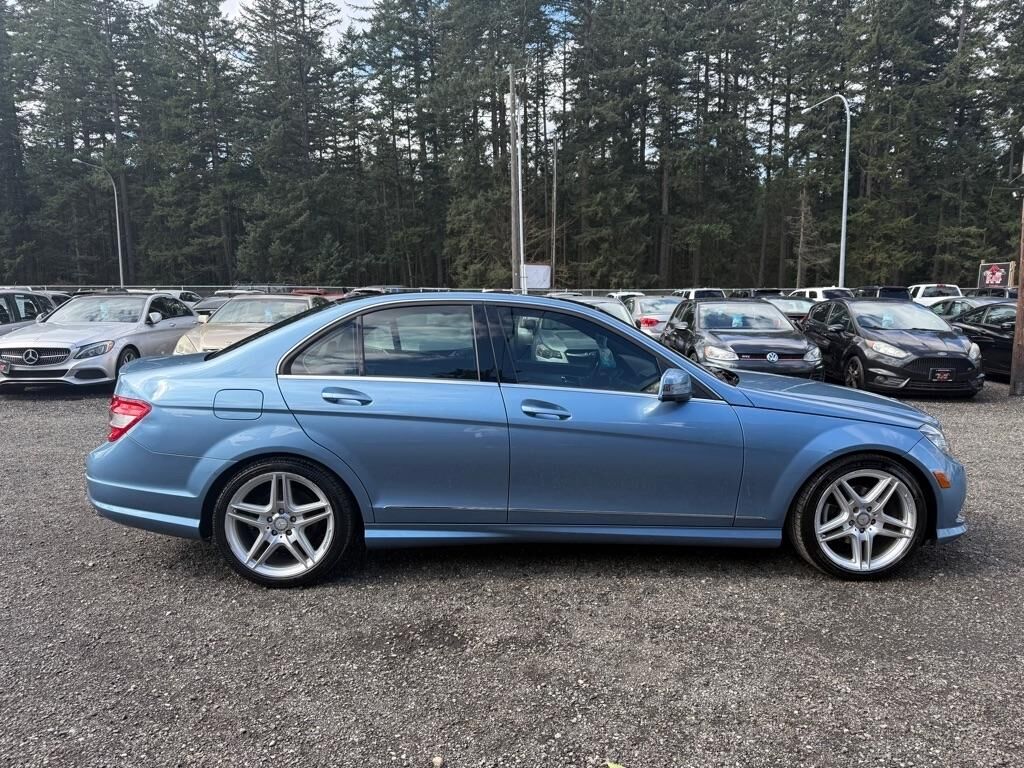 2011 MERCEDES-BENZ C-Class