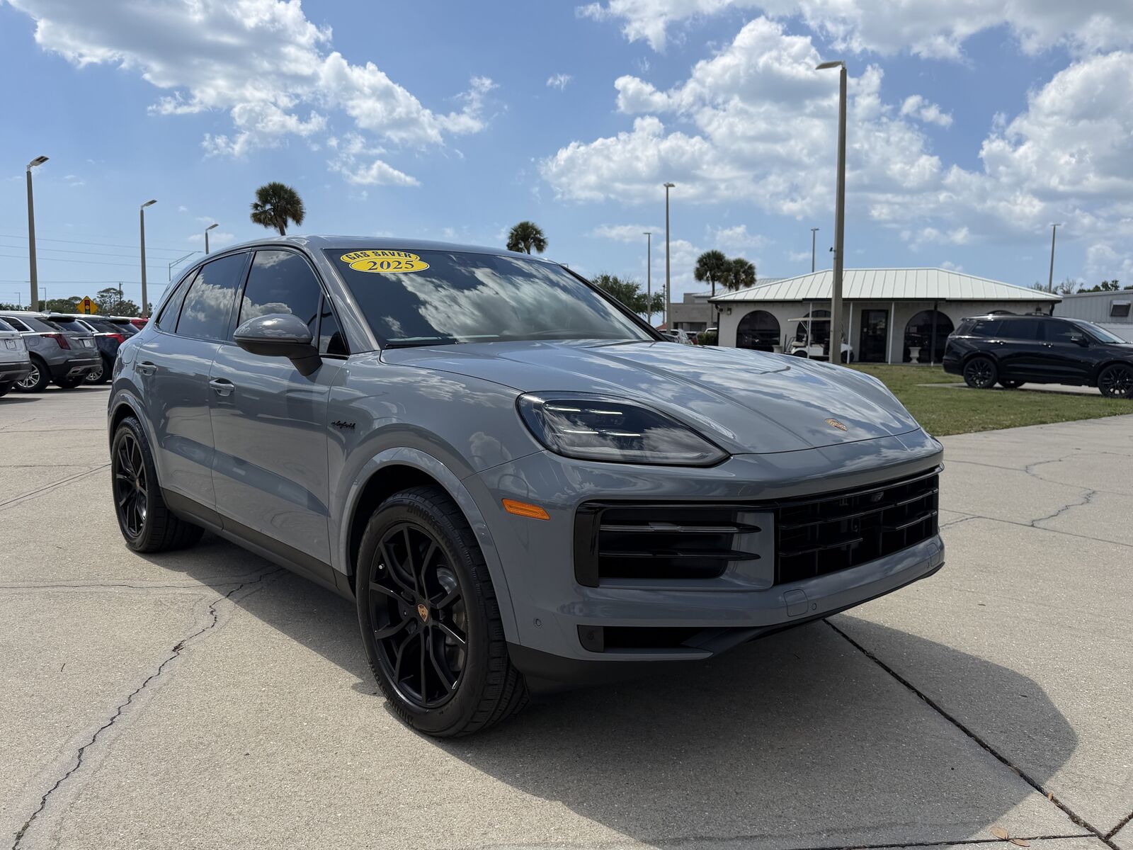 2025 PORSCHE Cayenne