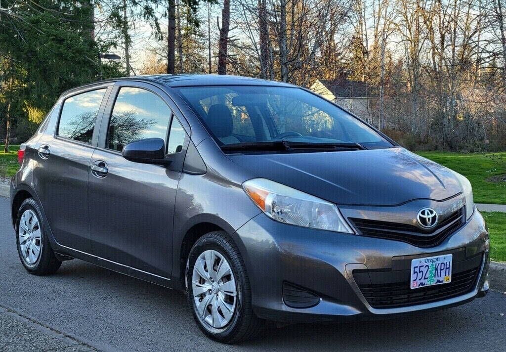 2012 TOYOTA Yaris