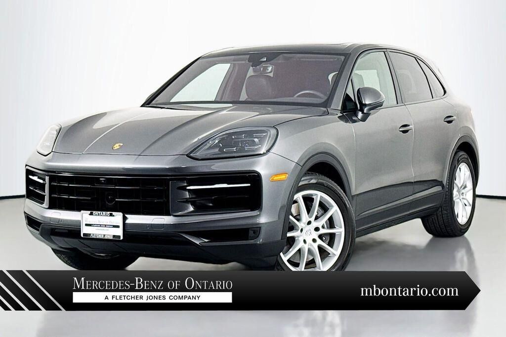 2024 PORSCHE Cayenne