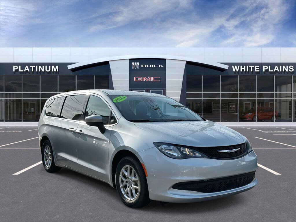 2023 CHRYSLER Voyager