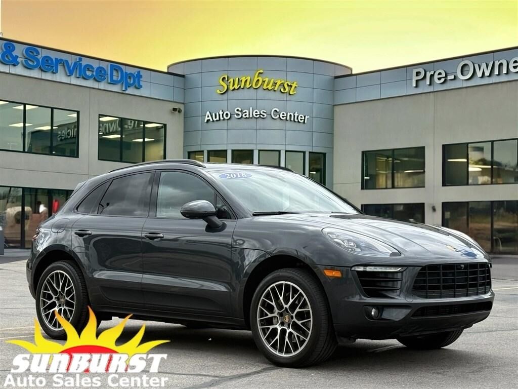 2018 PORSCHE Macan