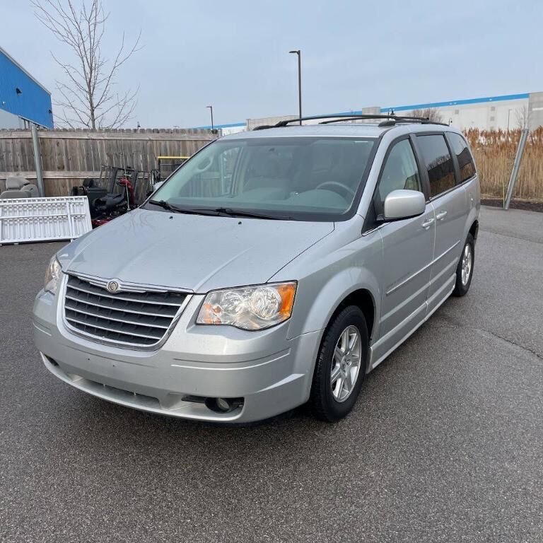 2010 CHRYSLER Town and Country