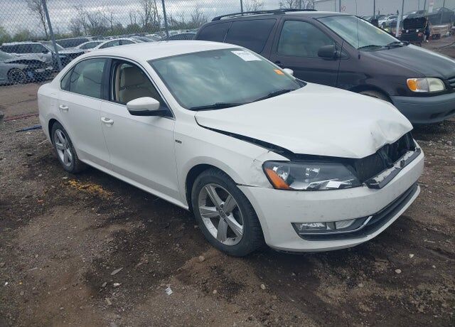 2015 VOLKSWAGEN Passat