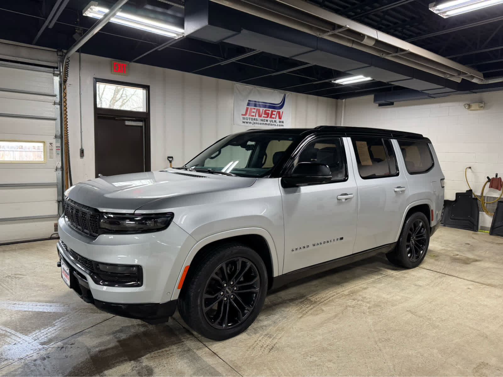 2023 JEEP Grand Wagoneer