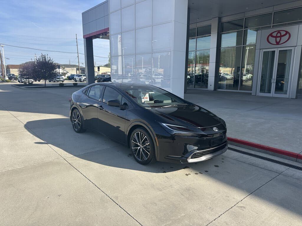 2025 TOYOTA PRIUS