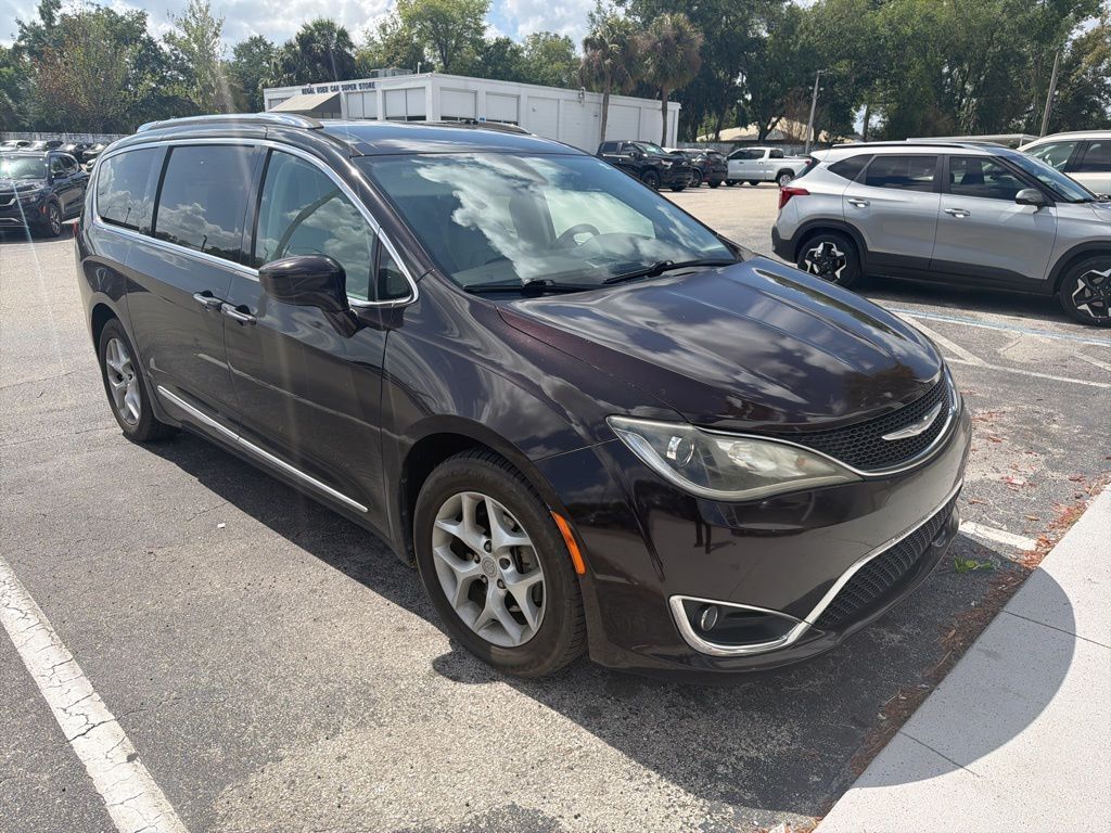 2017 CHRYSLER Pacifica