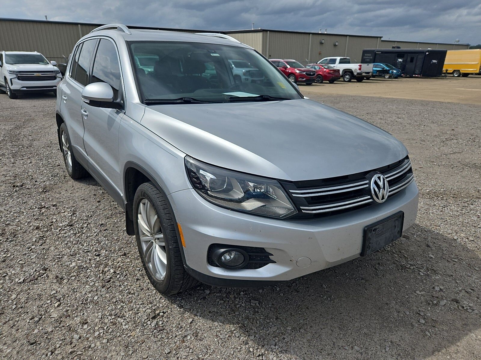 2016 VOLKSWAGEN Tiguan