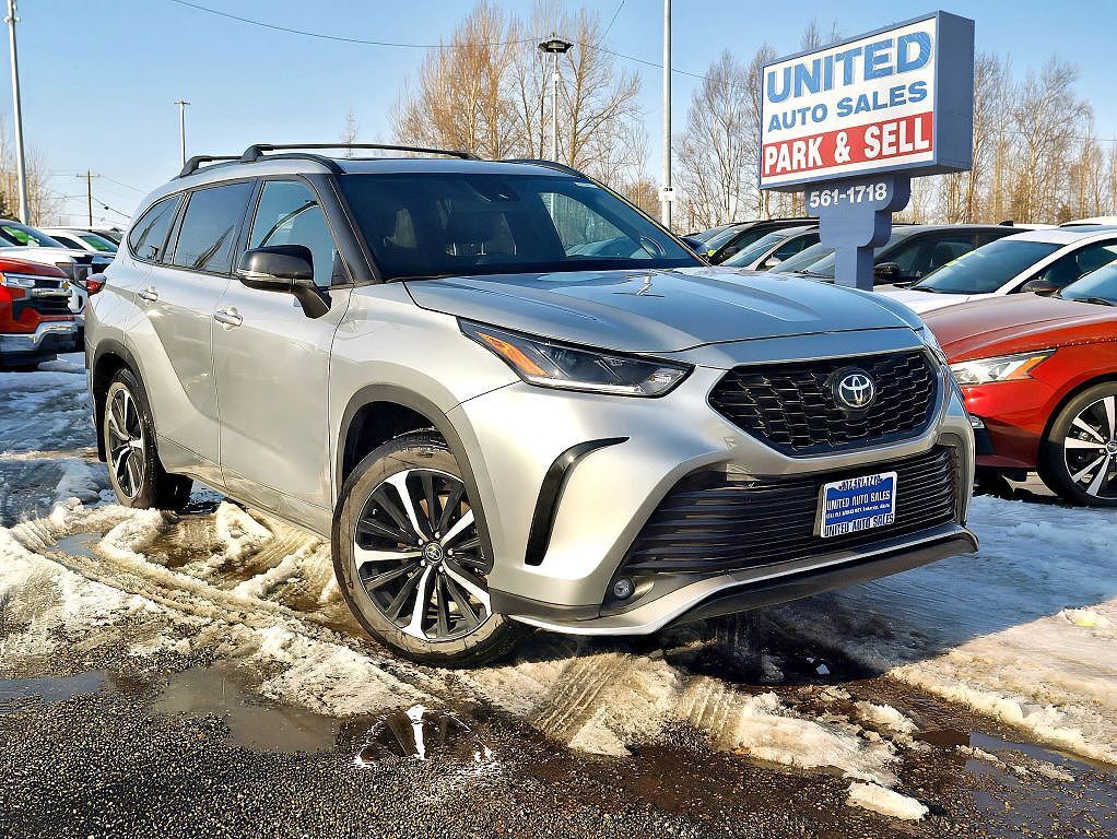 2022 TOYOTA Highlander