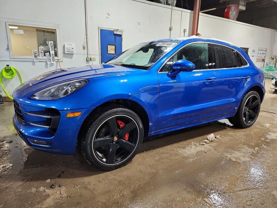 2016 PORSCHE Macan