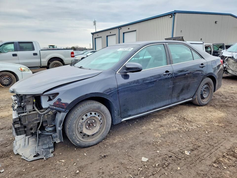 2013 TOYOTA Camry