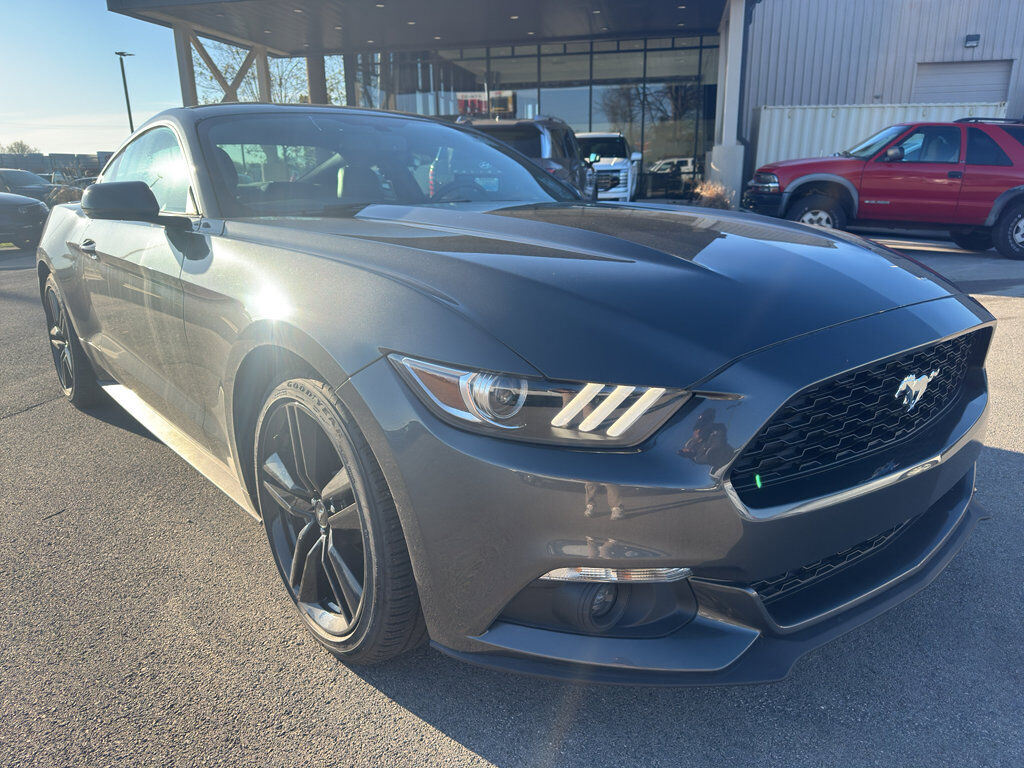 2017 FORD Mustang