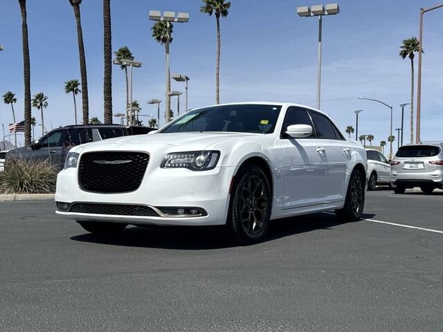 2017 CHRYSLER 300