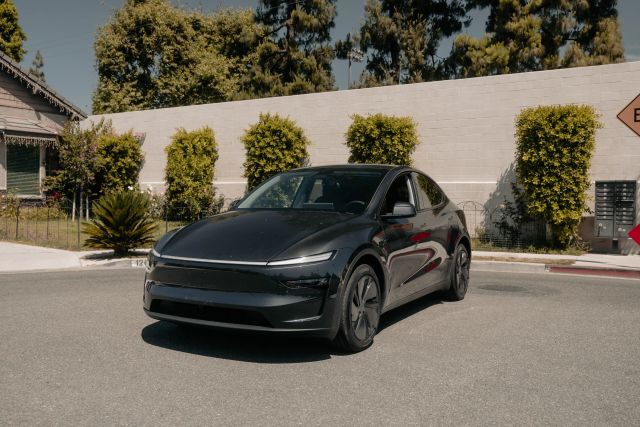2026 TESLA Model Y