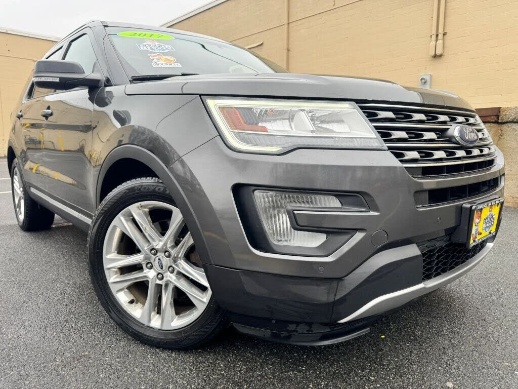 2017 FORD Explorer
