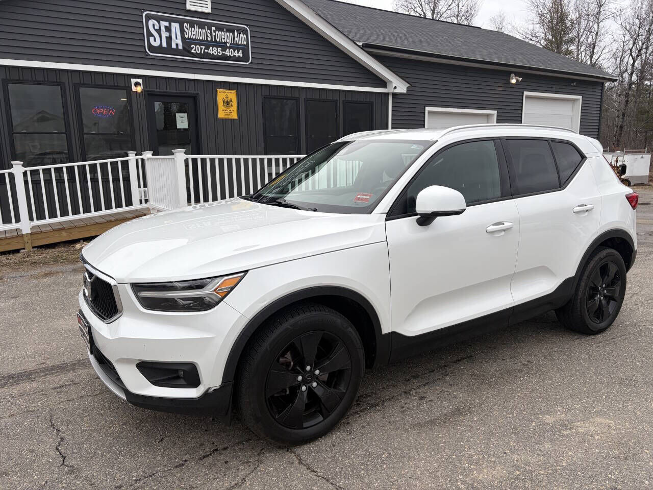 2021 VOLVO XC40