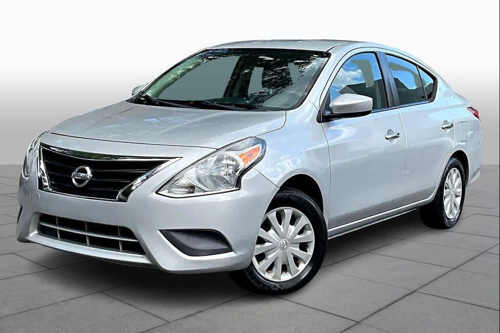 2017 NISSAN Versa