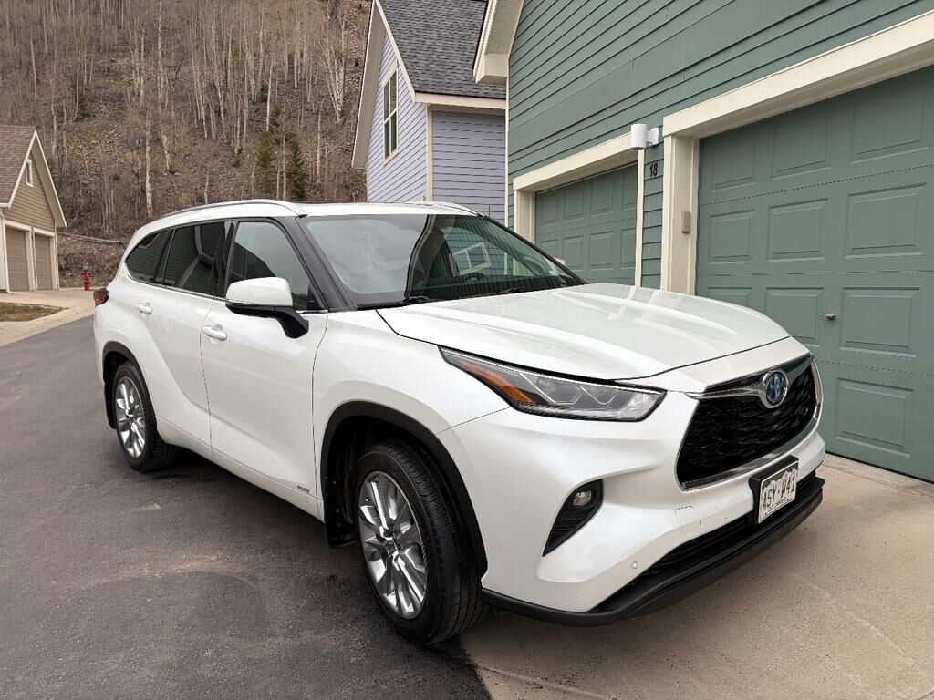 2022 TOYOTA Highlander
