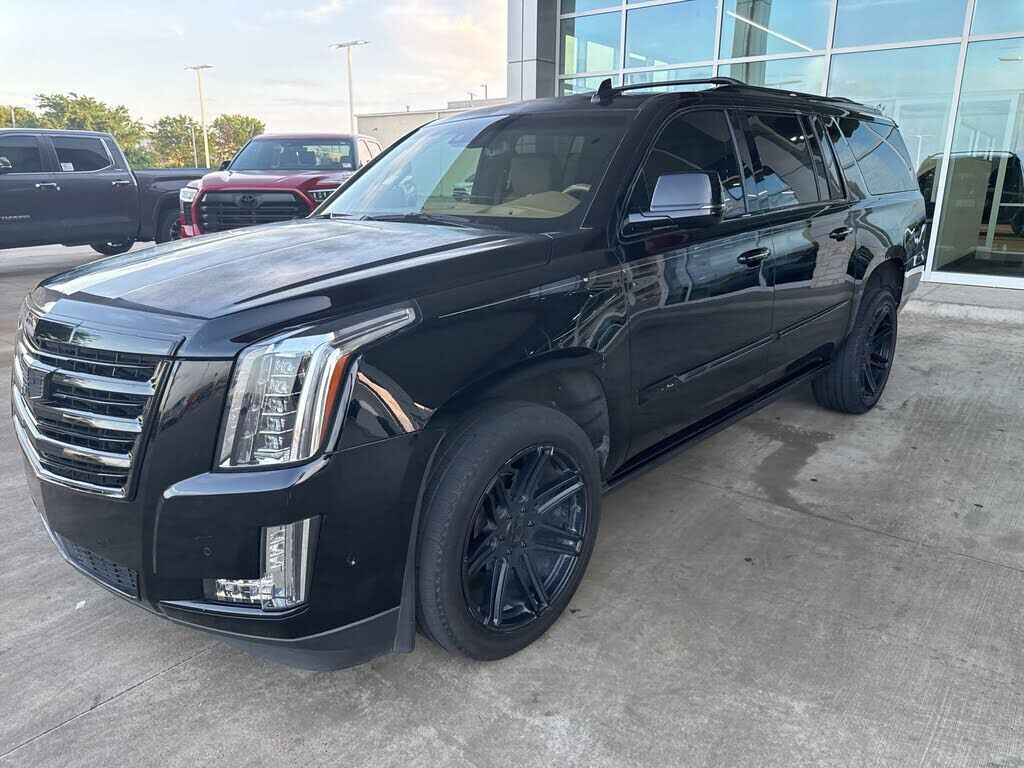 2017 CADILLAC Escalade ESV