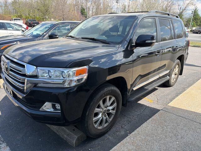 2019 TOYOTA Land Cruiser