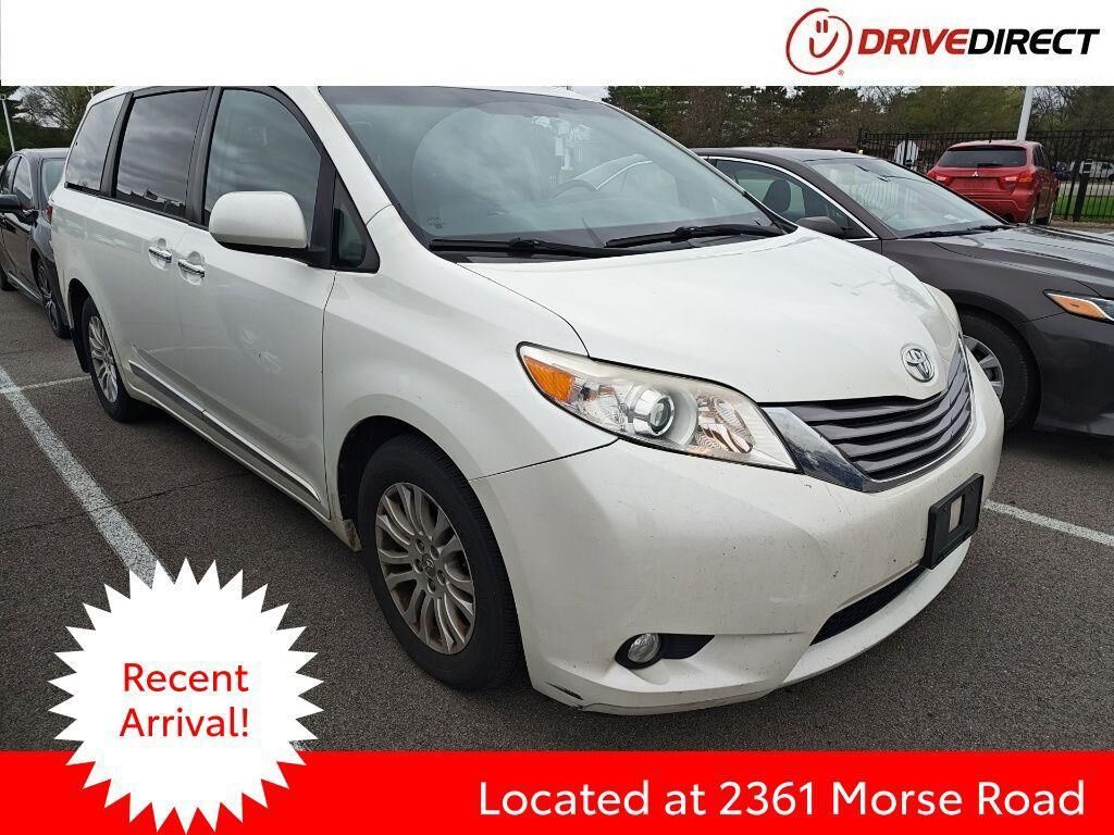 2017 TOYOTA Sienna