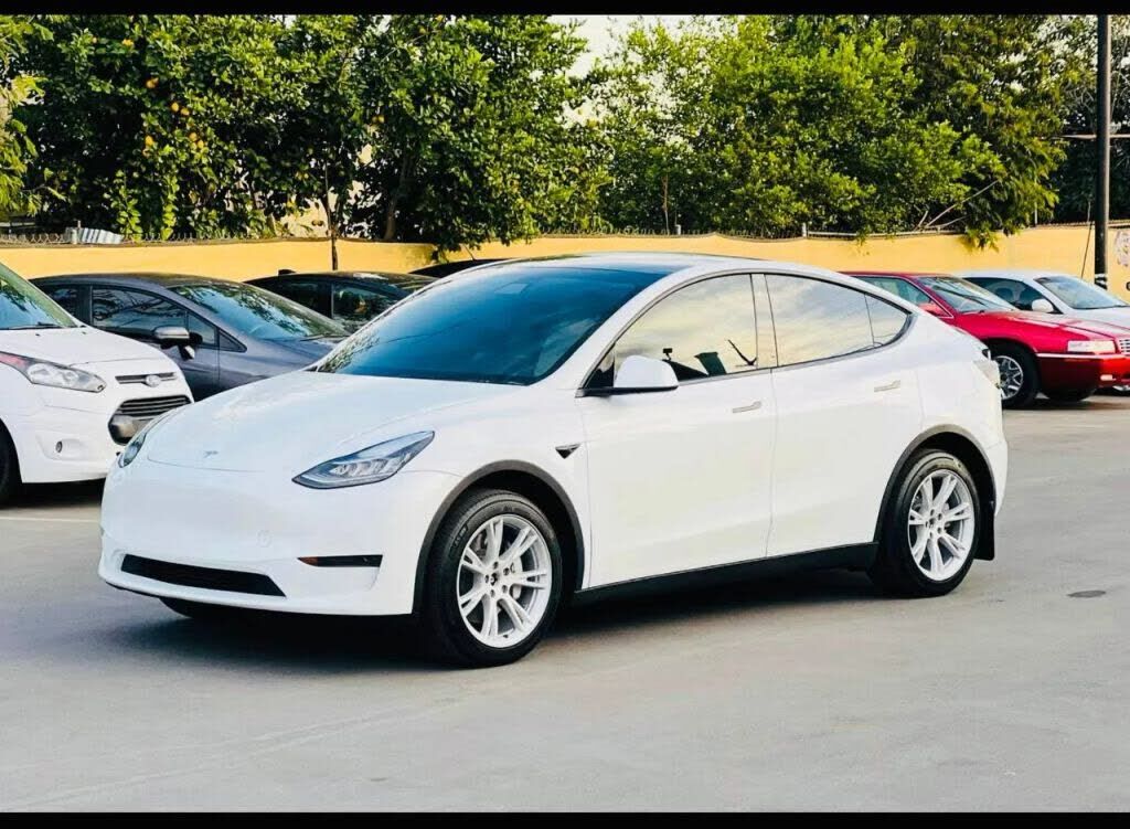 2020 TESLA Model Y