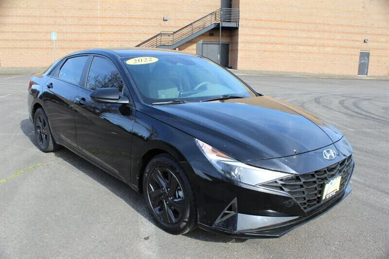 2022 HYUNDAI Elantra