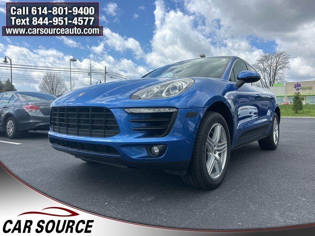 2017 PORSCHE Macan