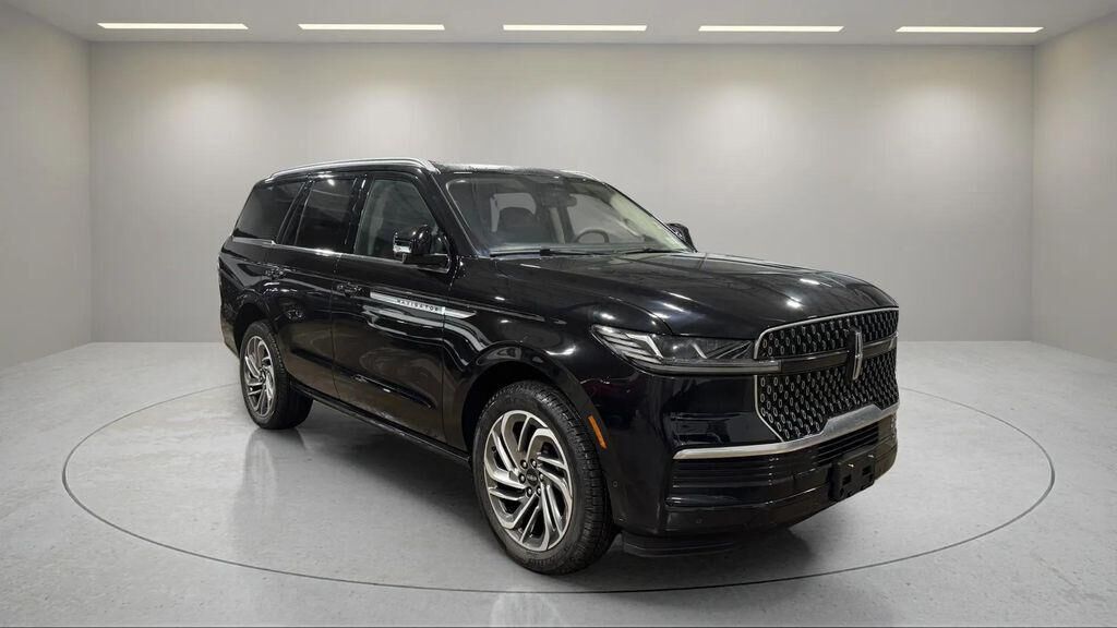 2025 LINCOLN Navigator