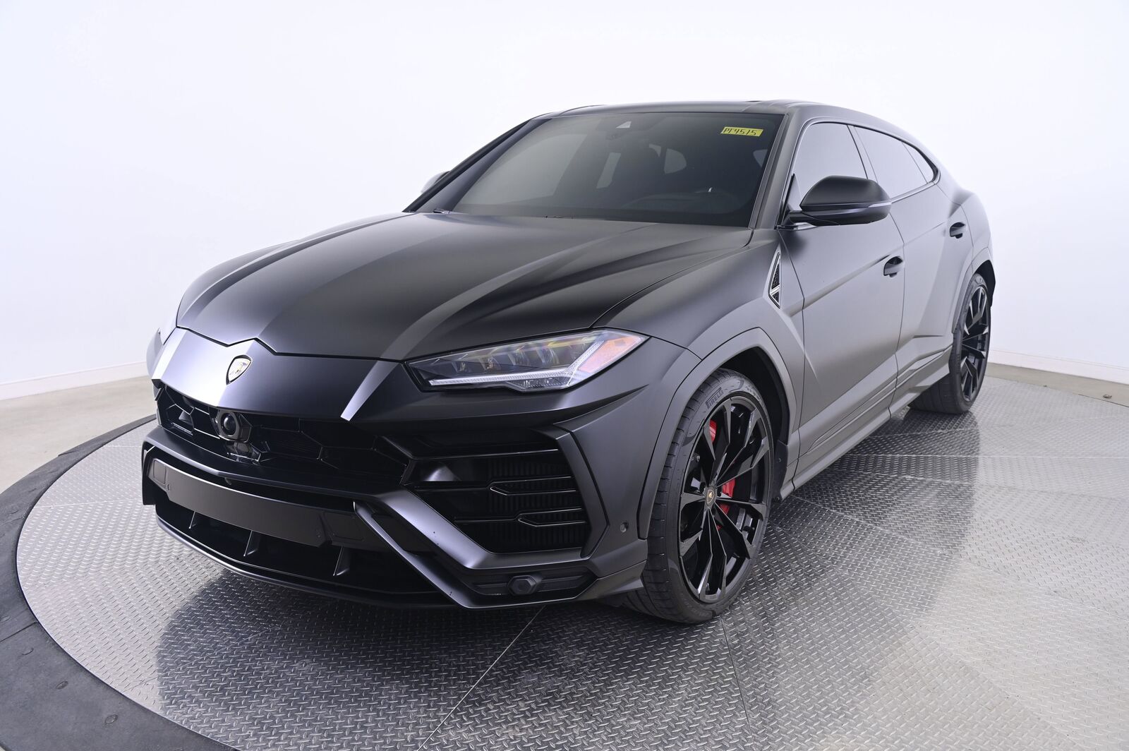 2022 LAMBORGHINI URUS