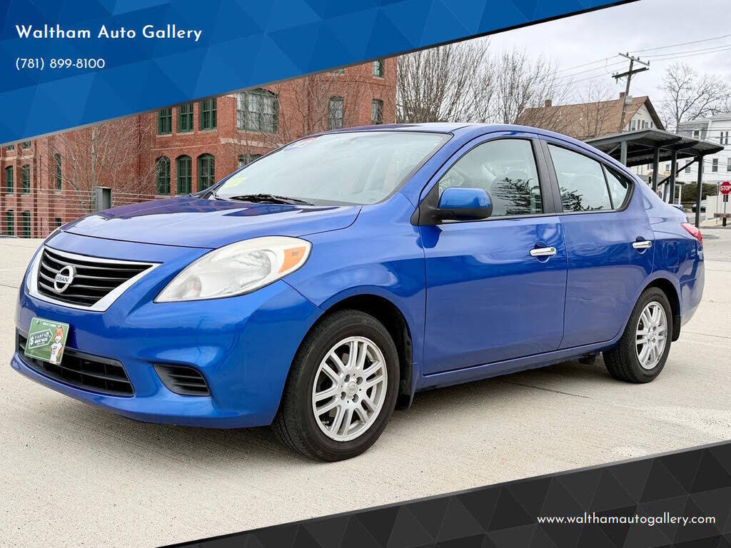 2013 NISSAN Versa