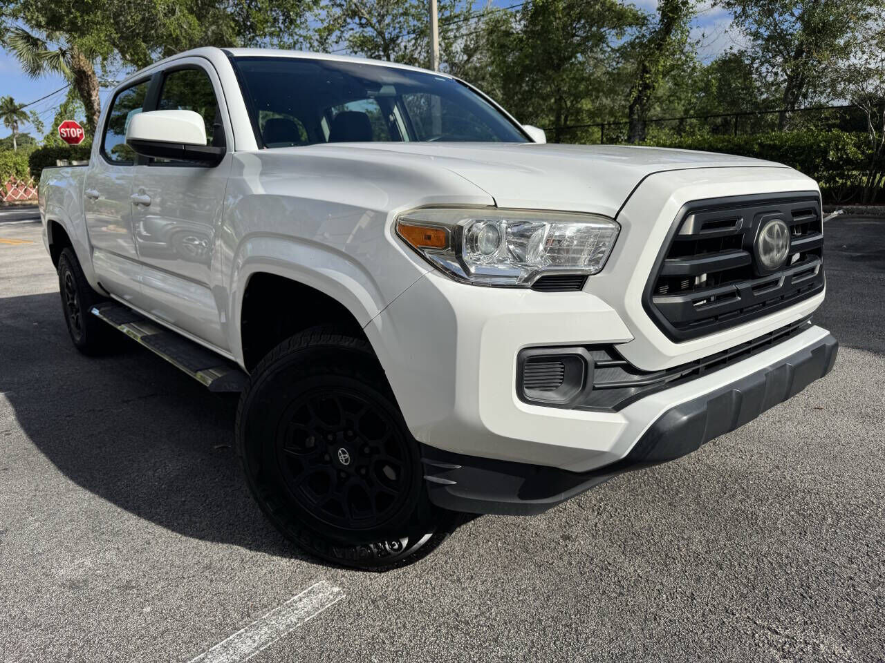 2018 TOYOTA Tacoma