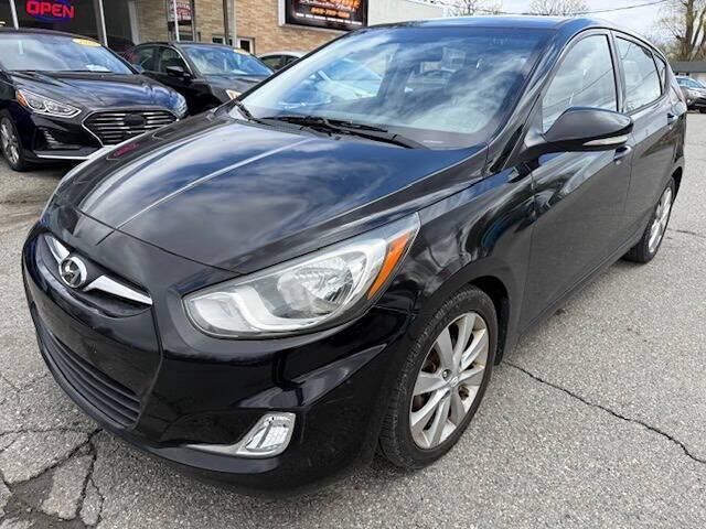 2013 HYUNDAI Accent