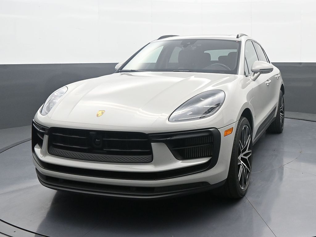 2023 PORSCHE Macan