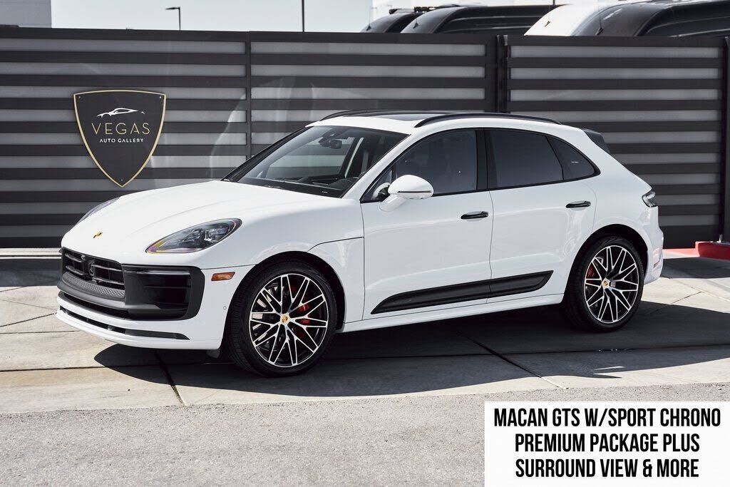 2025 PORSCHE Macan