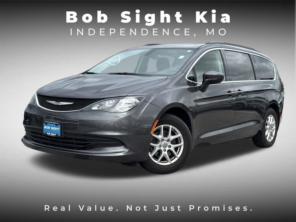 2020 CHRYSLER Voyager