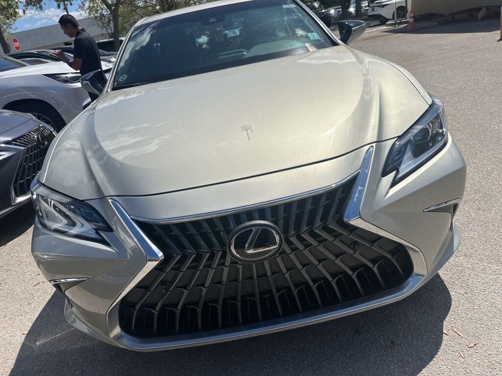 2024 LEXUS ES