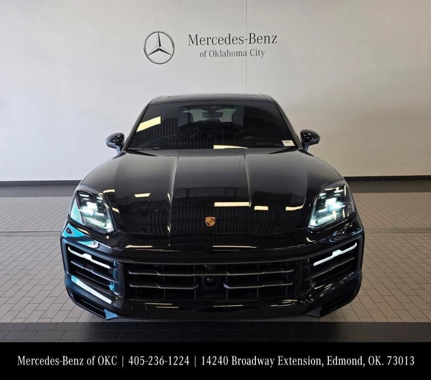 2024 PORSCHE Cayenne