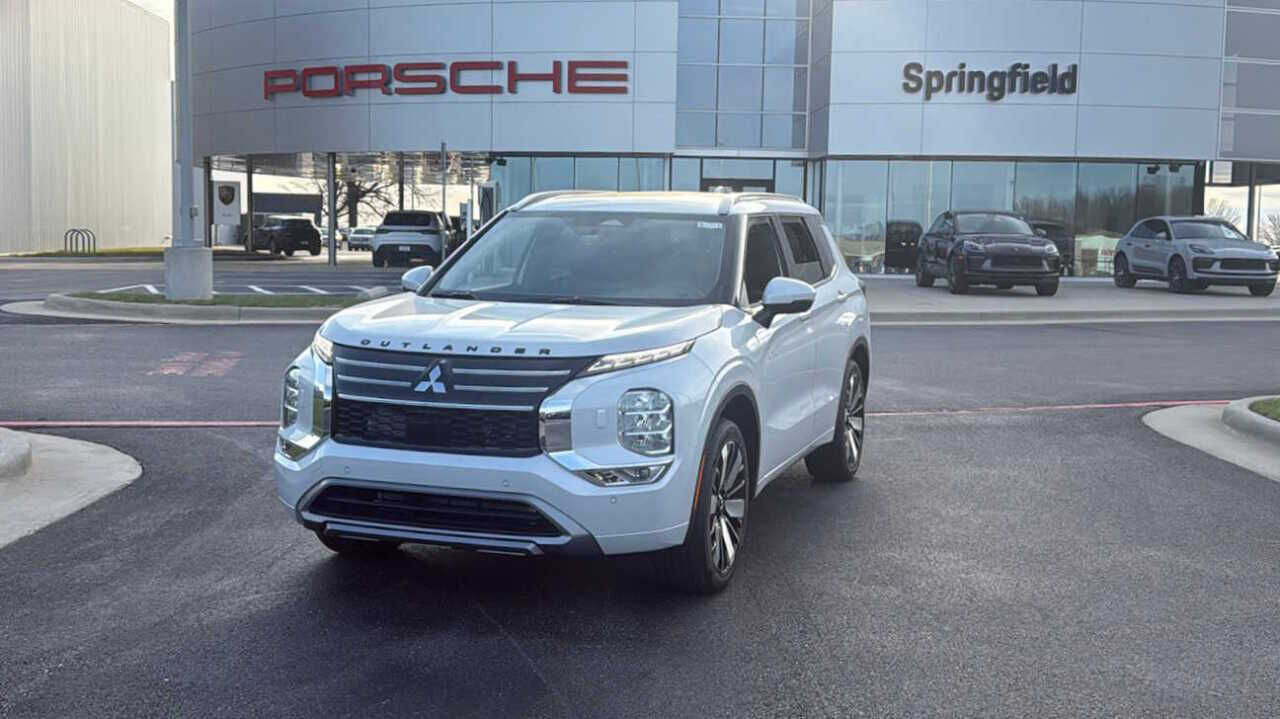 2026 MITSUBISHI Outlander