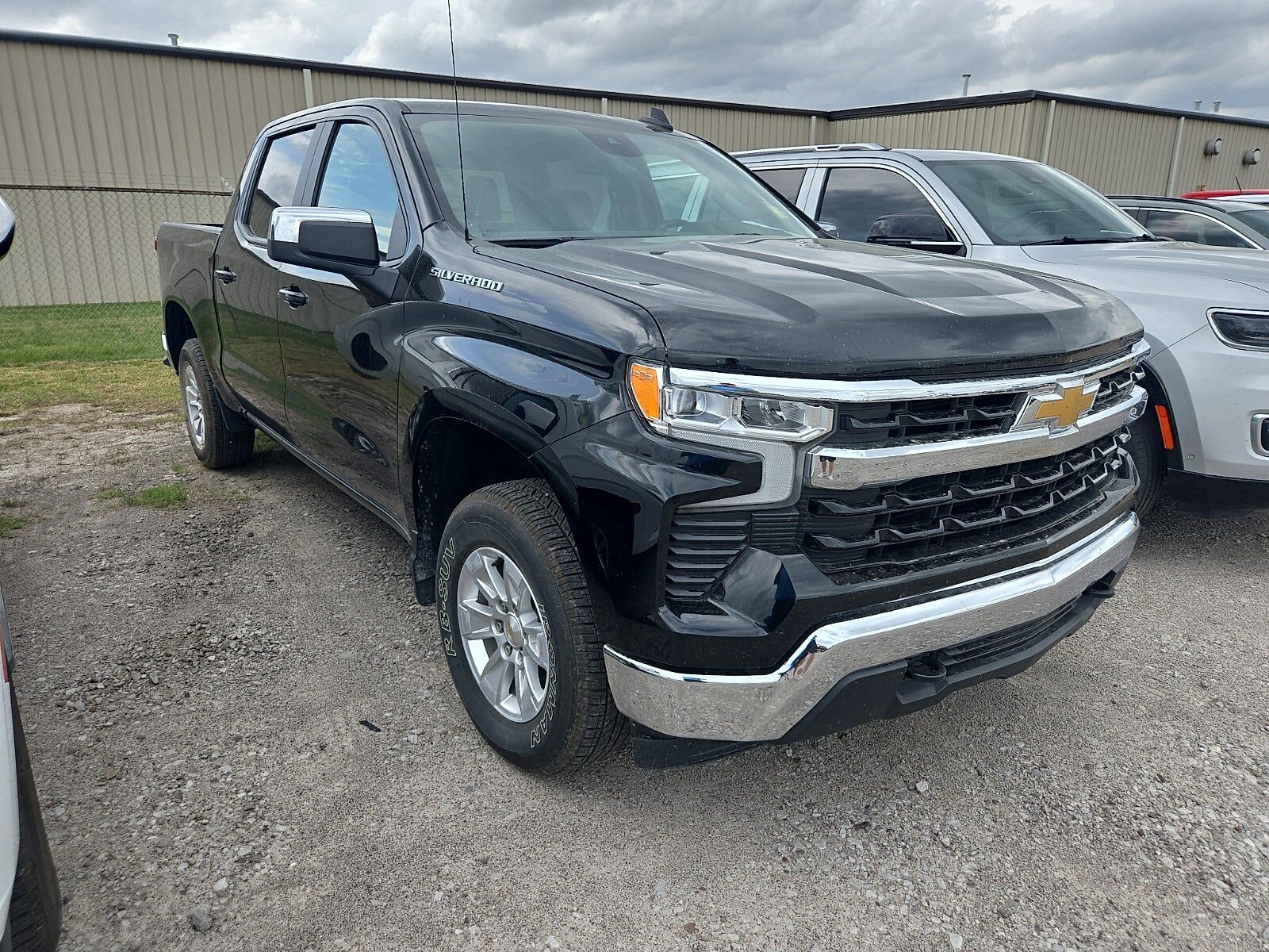 2025 CHEVROLET Silverado