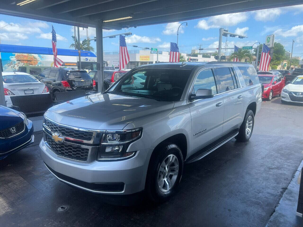 2017 CHEVROLET Suburban