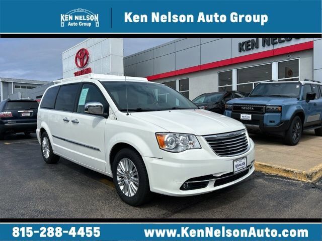 2012 CHRYSLER Town and Country