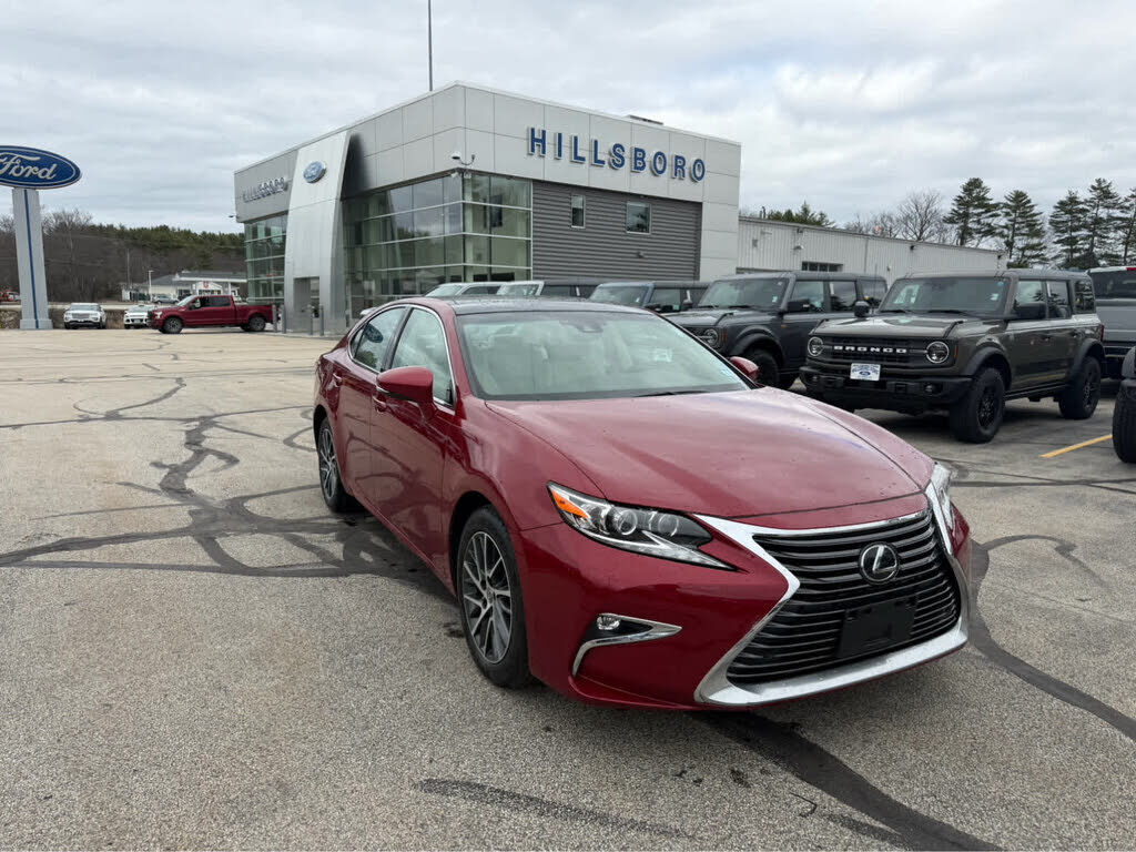2017 LEXUS ES