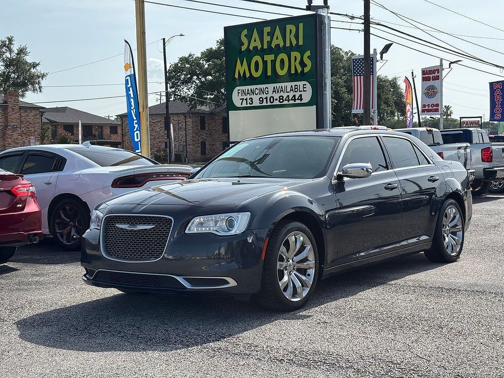 2019 CHRYSLER 300